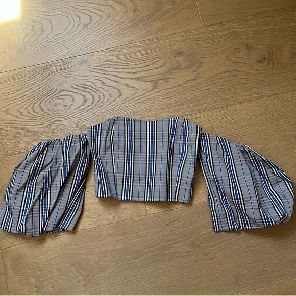 Balloon sleeves off shoulder crop top